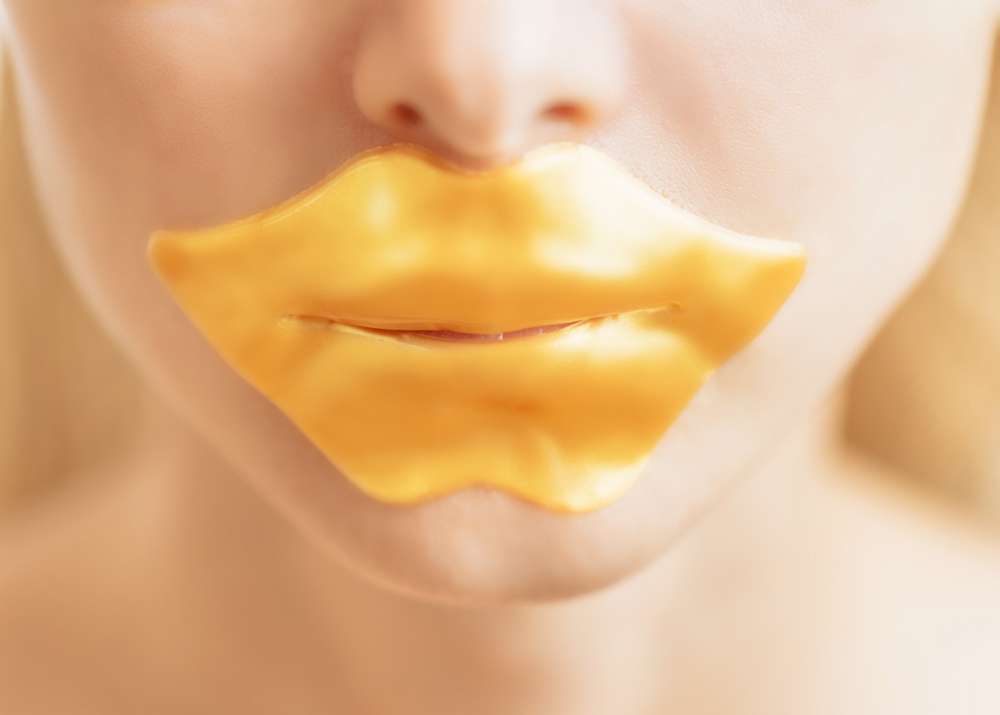 Memakai Lip Mask