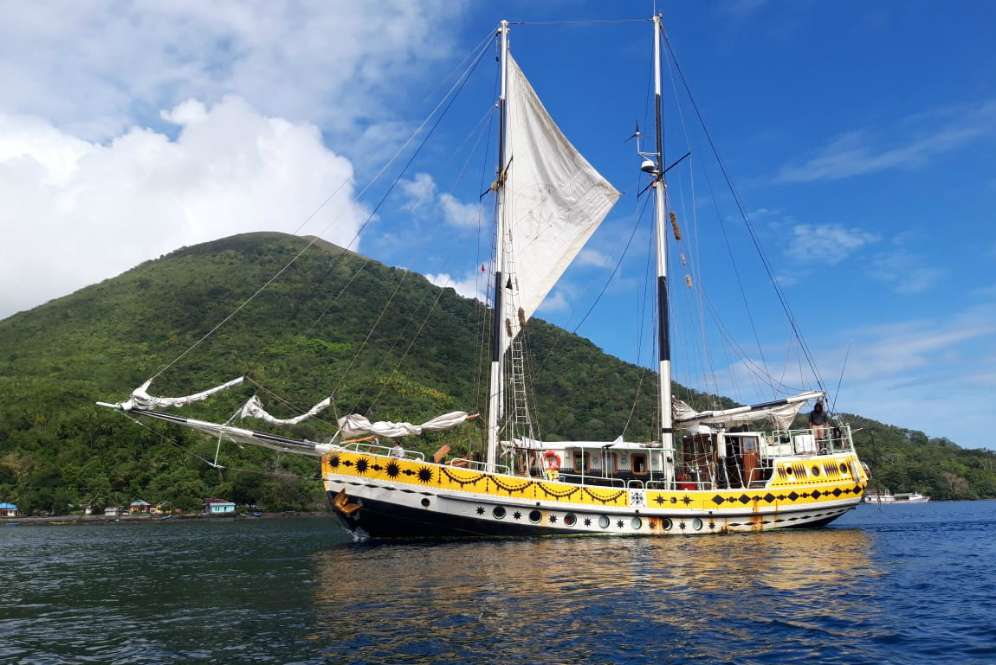 Kapal Layar Arka Kinari