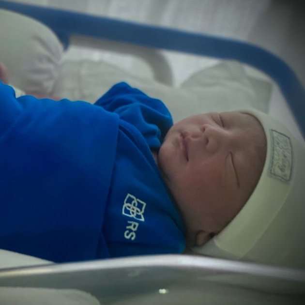 Kelahiran anak Enji