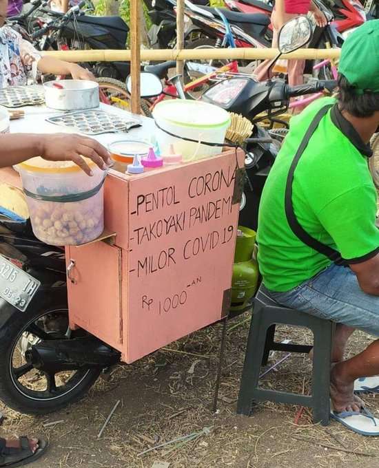 Tulisan nyeleneh di gerobak pedagang viral twitter