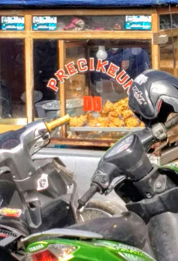 Tulisan nyeleneh di gerobak pedagang viral twitter