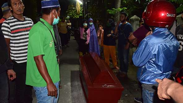 Jenazah di Rumah Duka Jenazah di Rumah Duka