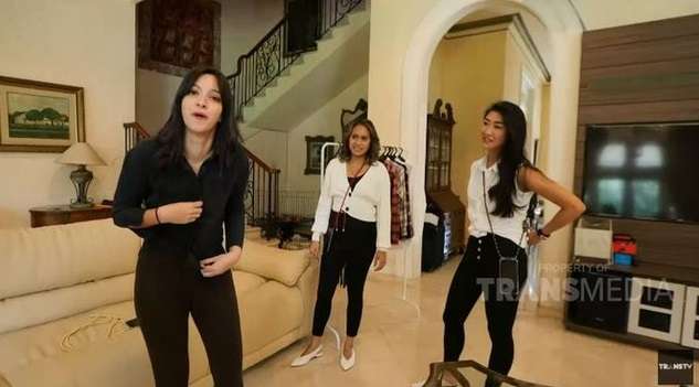 Nia Ramadhani Nia Ramadhani