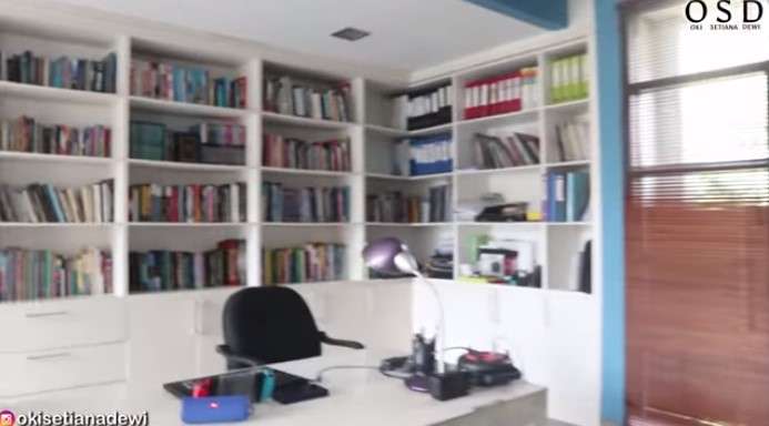 Ruang kerja Ivo