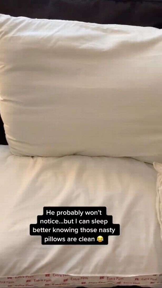 Bantal kembali bersih seperti baru