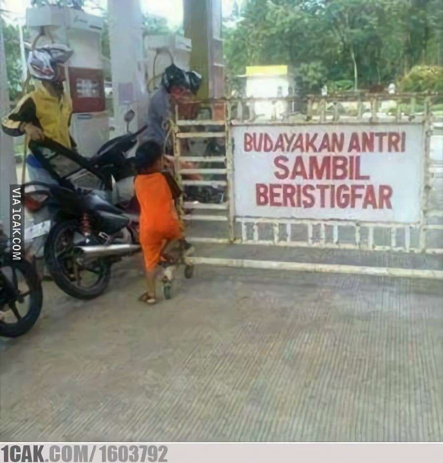 Tulisan kocak di Pom bensin