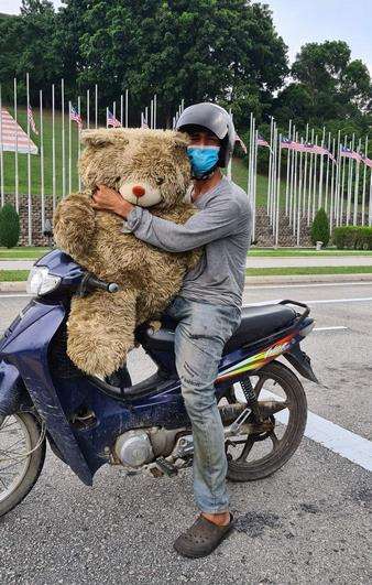 Tak mampu beli yang baru di toko.