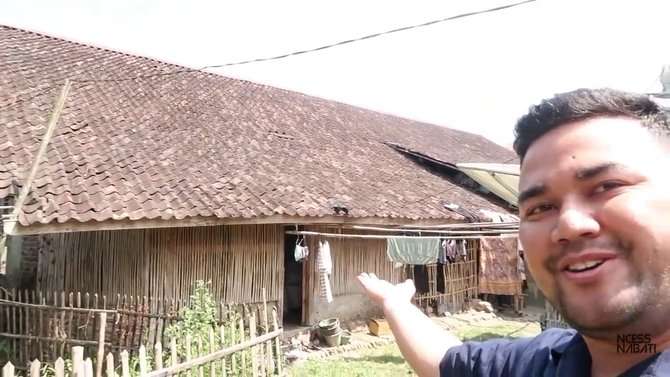 Potret rumah Ncess Nabati di kampung halaman