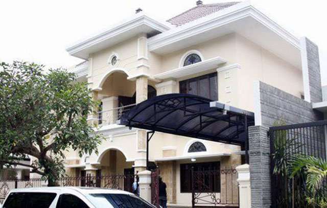 Potret rumah anang hermansyah di malang