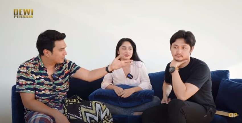 Aldi Taher bersama Dewi dan Angga Wijaya