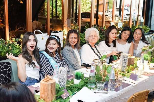 Nenek Nia Ramadhani