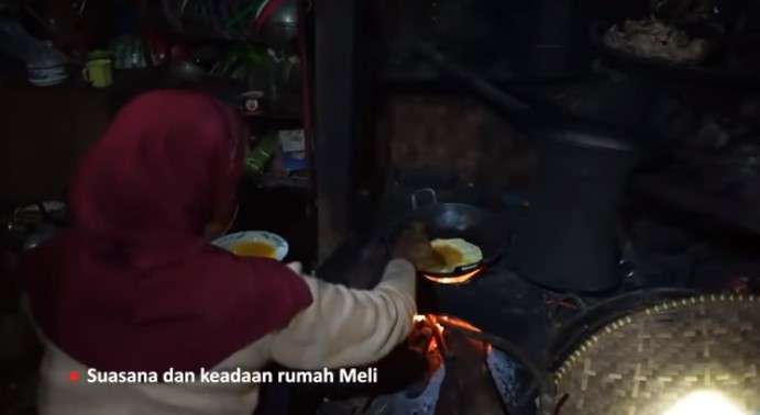 Dapur rumah Meli