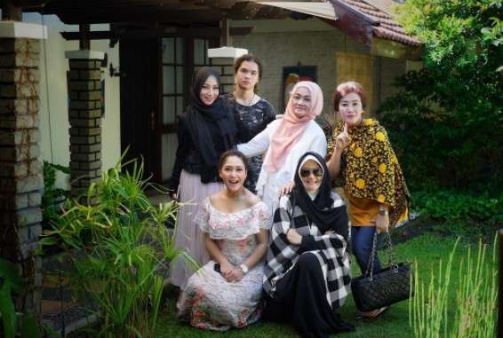 Rumah Maia Estianty di Kampung