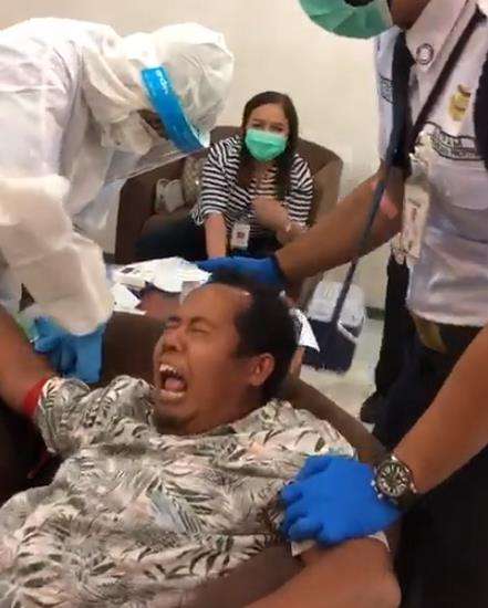Baru diperlihatkan kapas sudah teriak duluan.