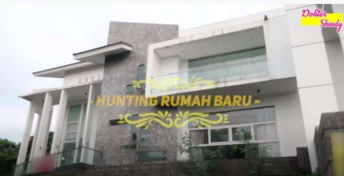 Tampilan Depan Rumah Ria Ricis