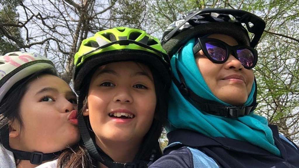 potret pemain saras 008