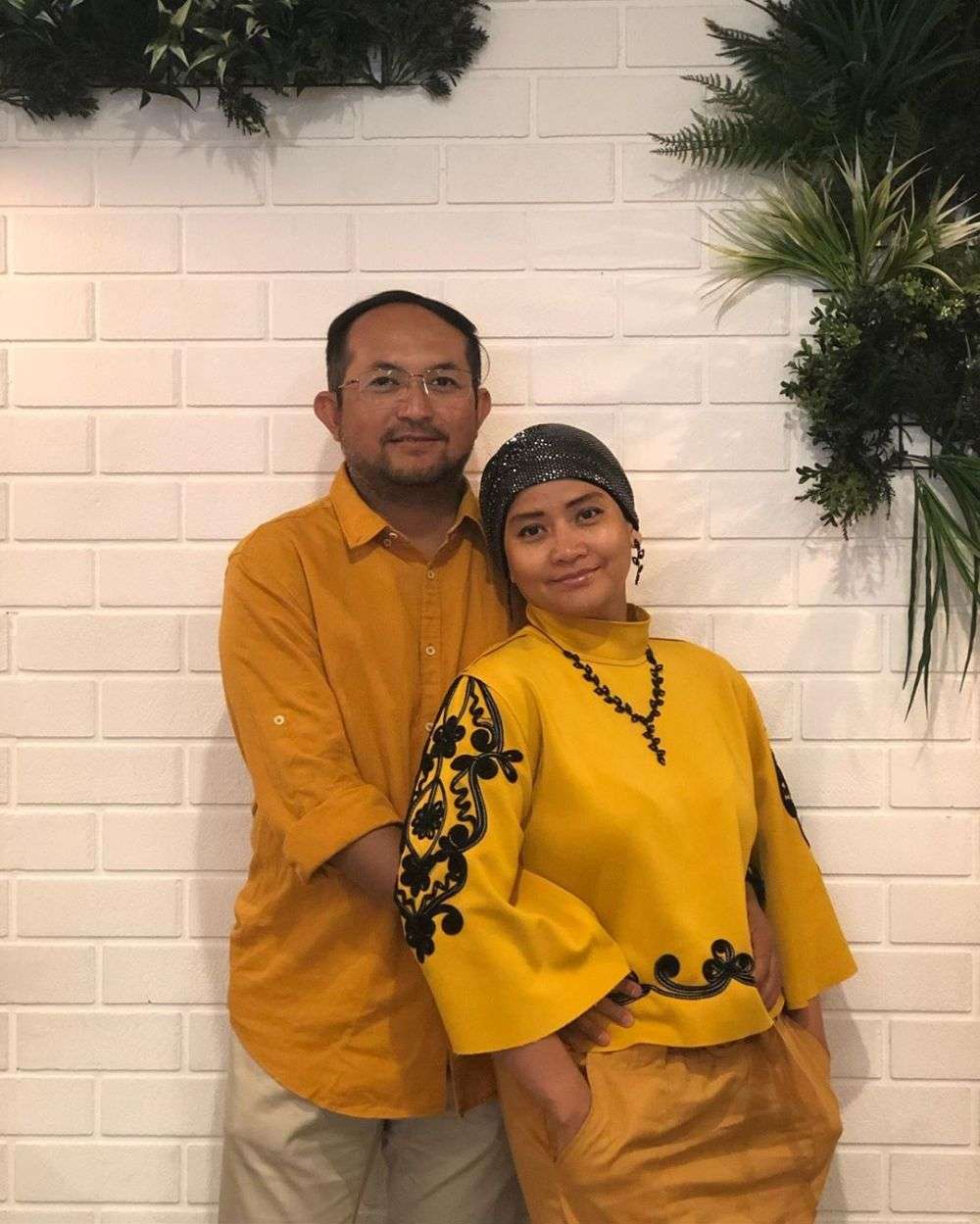 potret pemain saras 008