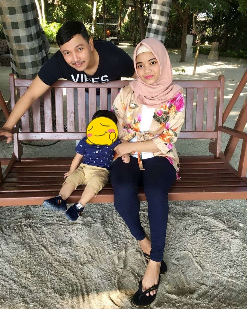 Armed dan istri