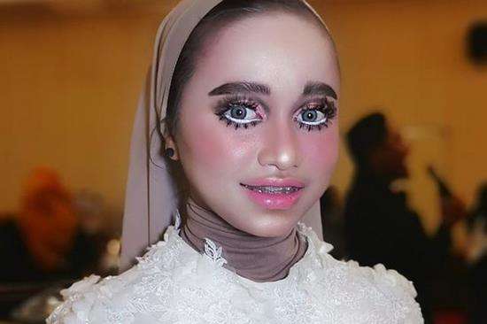 Hasil makeup bertema baby doll yang diributkan itu.