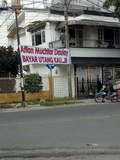 Potret spanduk kocak bikin geleng-geleng kepala