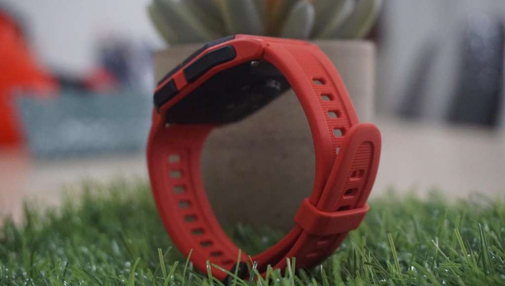 Jam tangan retro digital Amazfit Neo