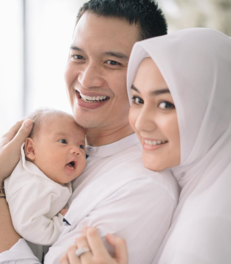 Potret aqiqah anak Rezky Adhitya dan Citra Kirana