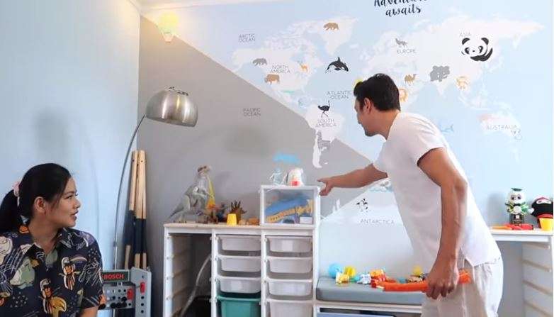 Kamar Main anak Titi dan Tian