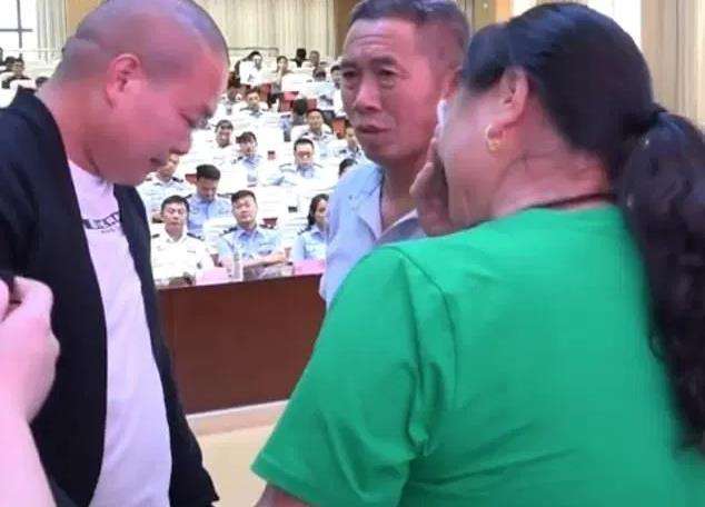 Bertemu kembali setelah 31 tahun terpisah.
