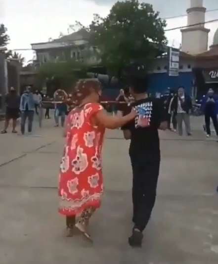 Emak dan Anak Emak dan Anak