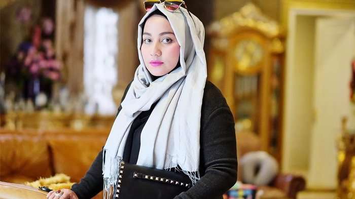 Rumah seleb berlapis emas