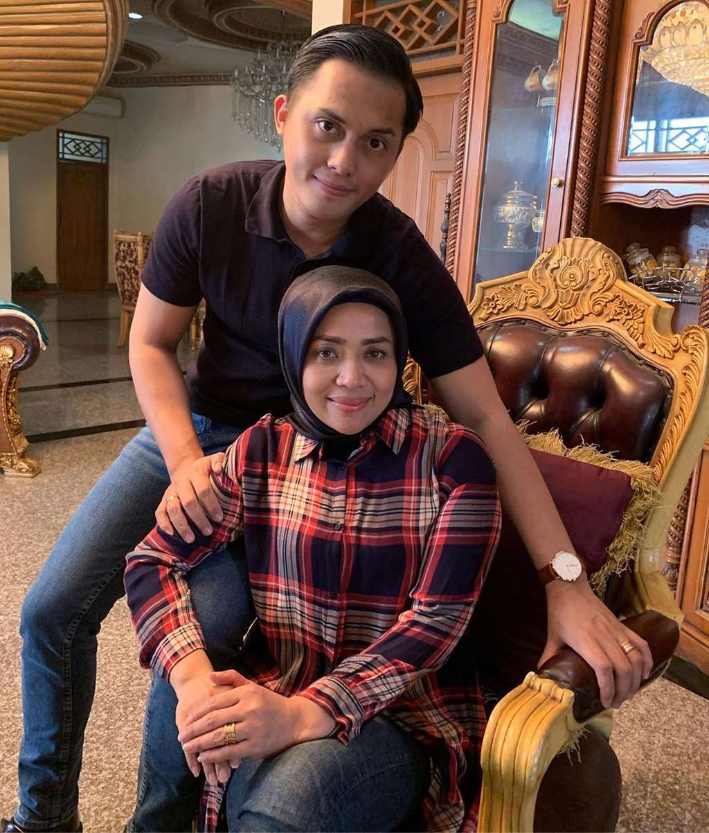 Rumah seleb berlapis emas