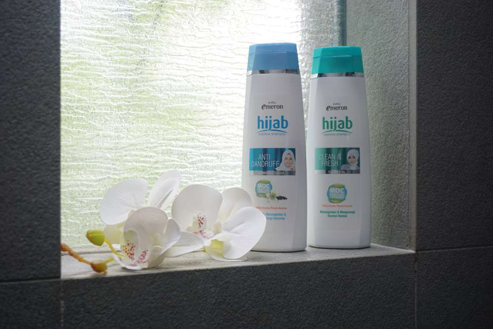 Review: Shampoo Anti Ketombe dengan Kandungan Habbatus Sauda untuk Hijaber