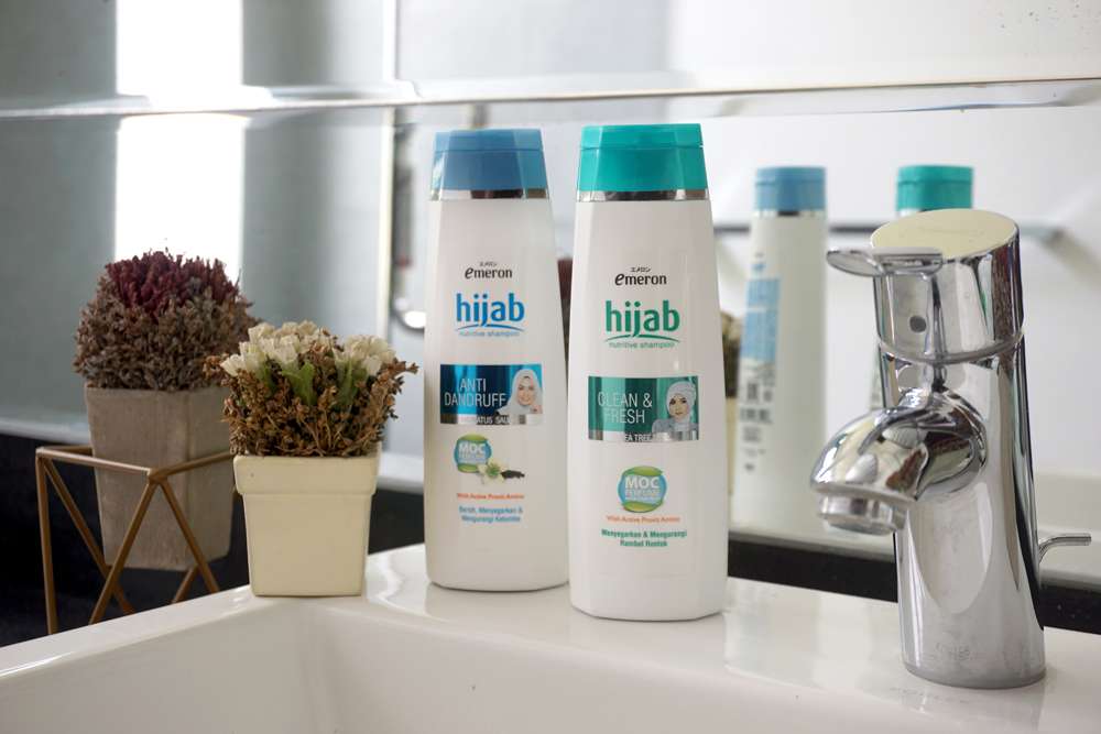 Review: Shampoo Anti Ketombe dengan Kandungan Habbatus Sauda untuk Hijaber