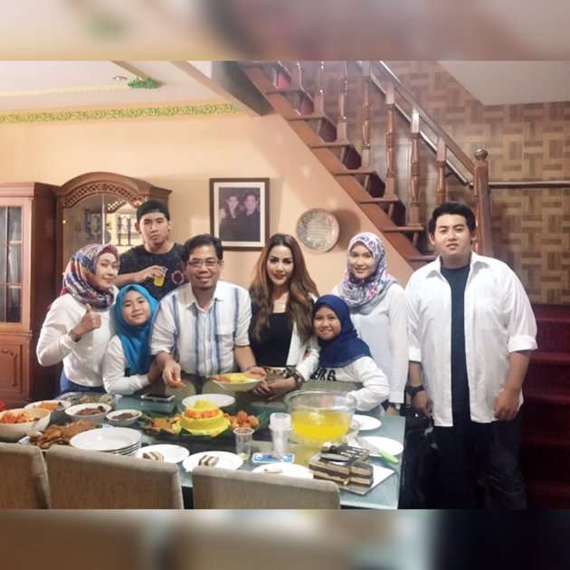 Kebersamaan Nita Thalia, Istri pertama dan suami