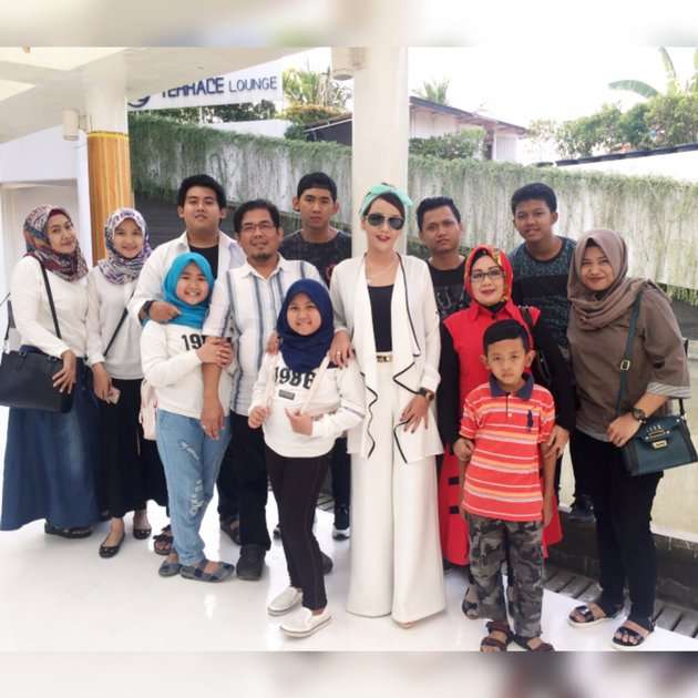 Kebersamaan Nita Thalia, Istri pertama dan suami