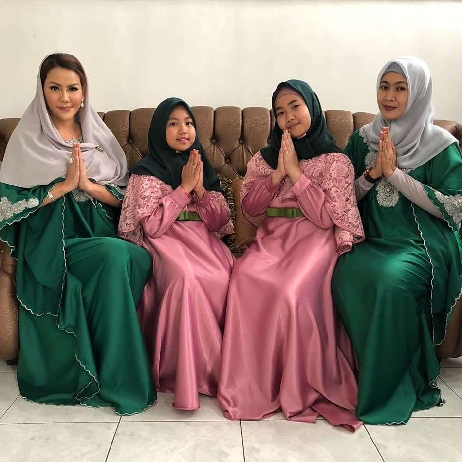 Kebersamaan Nita Thalia dan Istri pertama