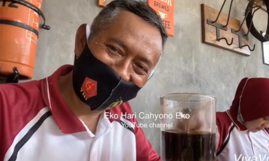 Potret terbaru Pak Eko 'Masuk Pak Eko Potret terbaru Pak Eko 'Masuk Pak Eko