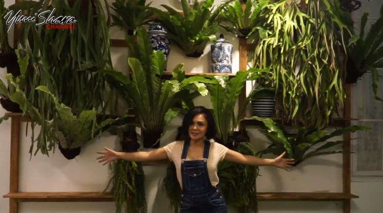 Taman vertikal baru di rumah Yuni Shara