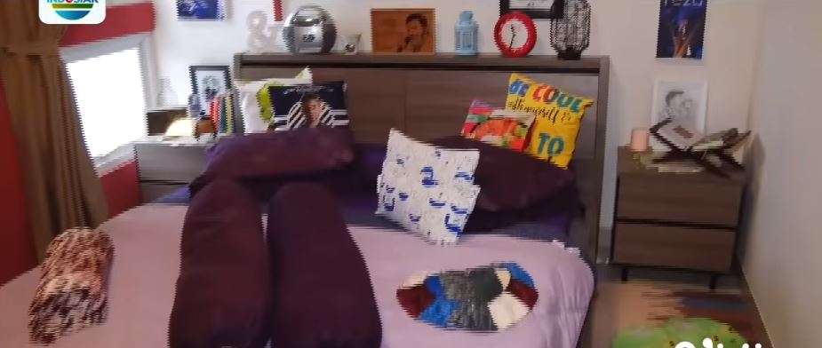 Penampakan kamar tidur pedangdut pria