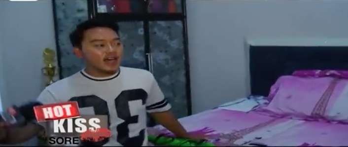 Penampakan kamar tidur pedangdut pria