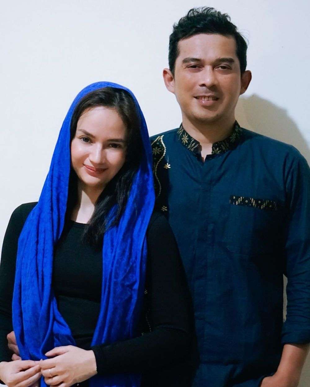 Pemain preman pensiun dan pasangan asli
