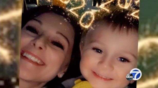 Ibu dan anak tinggal dalam mobil