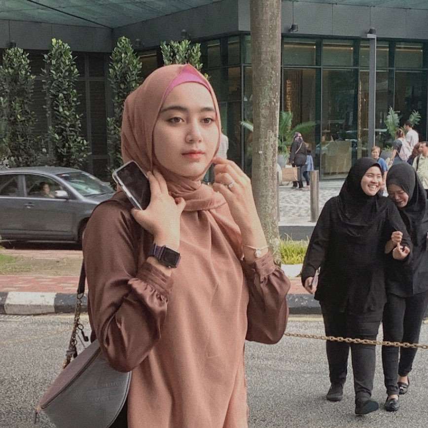 Istri Taqy Malik