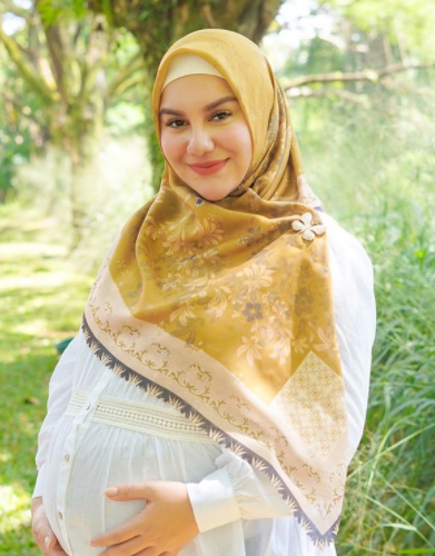 seleb ngidam aneh