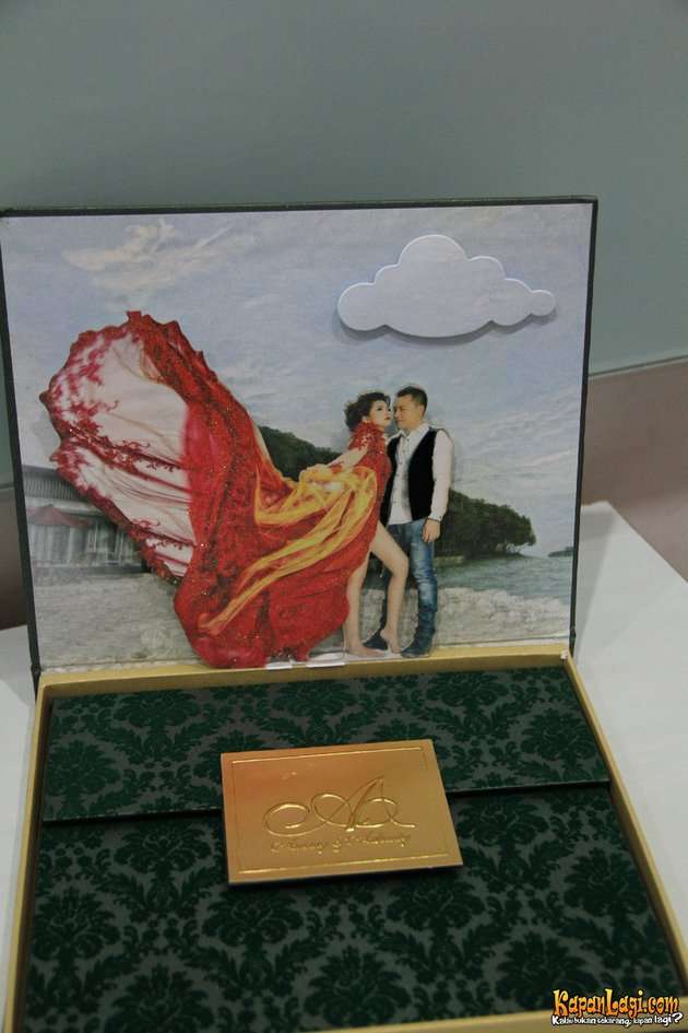 Undangan pernikahan selebriti tanah air Undangan pernikahan selebriti tanah air