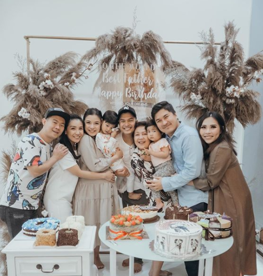 Potret momen ultah Glenn Alinskie