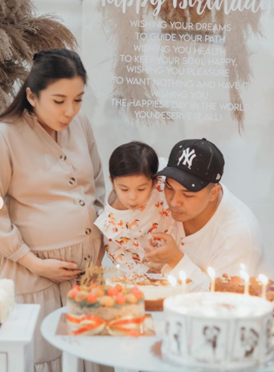 Potret momen ultah Glenn Alinskie