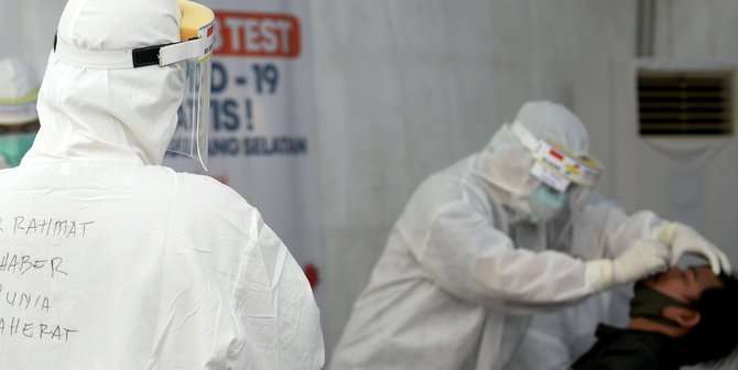 Ilustrasi Nakes Perawat Pasien Covid-19