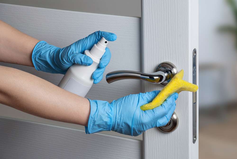 5 Benda di Rumah yang Wajib Disemprot Disinfektan, Usir Jauh Bakteri Membandel! 5 Benda di Rumah yang Wajib Disemprot Disinfektan, Usir Jauh Bakteri Membandel!
