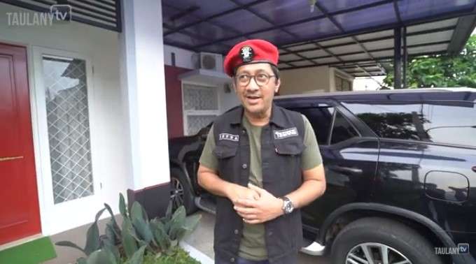 Bagian Depan rumah Soleh Solihun